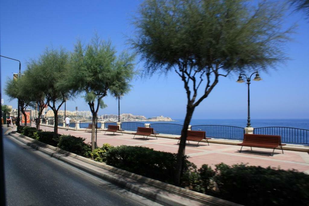 Stylish 3Br Apartment, Fantastic Location In Sliema Bagian luar foto
