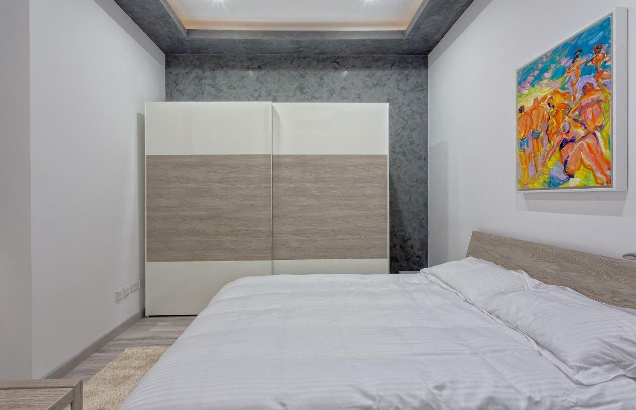 Stylish 3Br Apartment, Fantastic Location In Sliema Bagian luar foto